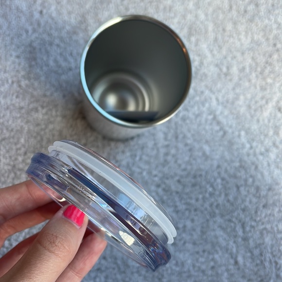 NWT Poshmark Insulated Tumbler - Picture 4 of 10